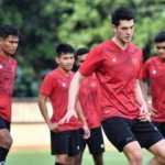 Elkan Baggott dalam latihan di Timnas Indonesia