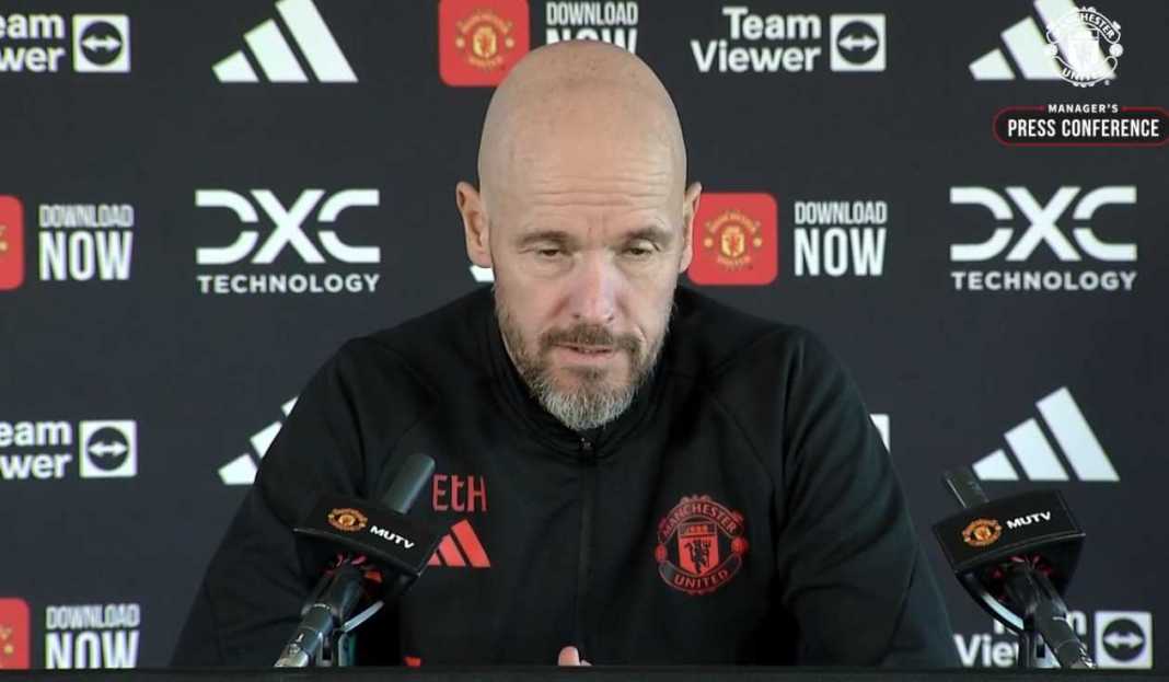 Erik ten Hag di konferensi pers Manchester United Erik ten Hag Pede Manchester United Bisa Bangkit Setelah Kalah Sembilan Kali dari 15 Laga!