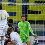 Gawang Manuel Neuer saat dibobol pemain tim divisi tiga Saarbruecken