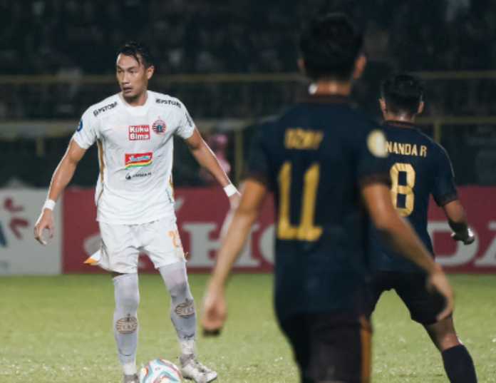 Hansamu Yama di laga PSM Makassar vs Persija Jakarta