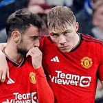 Hojlund dan Bruno Fernandes usai laga Manchester United di Copenhagen