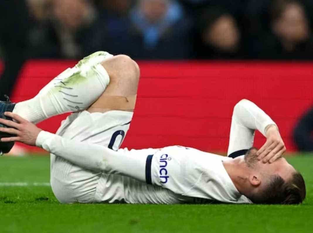 James Maddison saat cedera di laga Tottenham vs Chelsea James Maddison saat cedera di laga Tottenham vs Chelsea