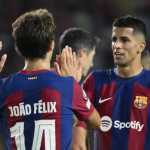 Joao Felix dan Joao Cancelo dalam sebuah laga di Barcelona