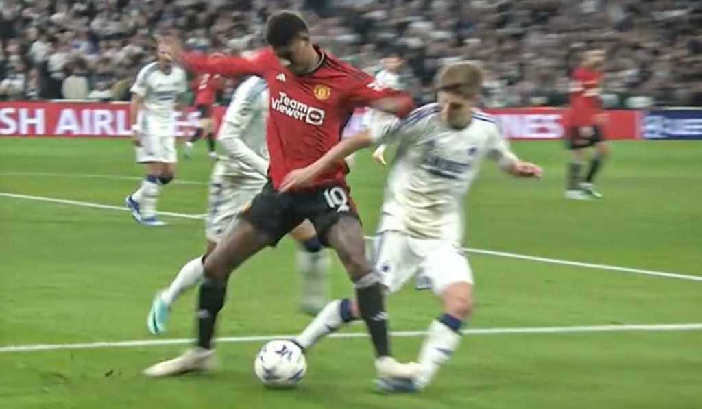 Kartu Merah Tadi Malam Bukti Komentar Parker Benar, Rashford Memang Nggak Guna!