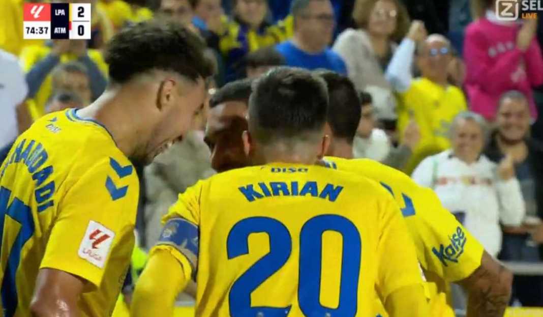 Para pemain Las Palmas rayakan gol Atletico Madrid Keok 2-0 di Gran Canaria, Gagal Rebut Puncak Klasemen La Liga