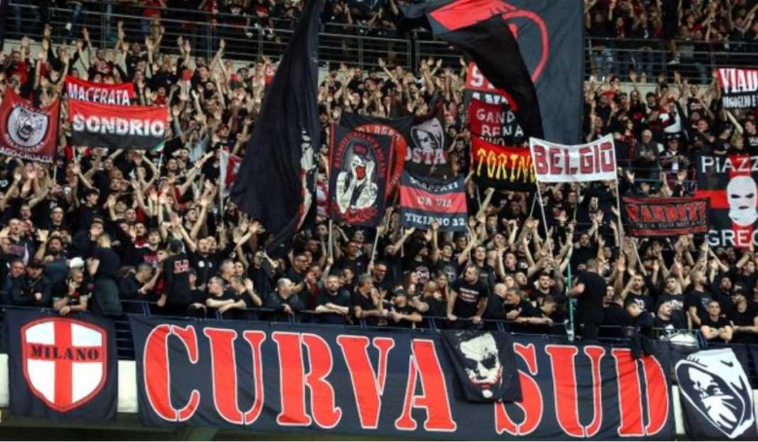 Pendukung AC Milan marah usai timnya dipermalukan Udinese di Liga Italia Pendukung AC Milan marah usai timnya dipermalukan Udinese di Liga Italia