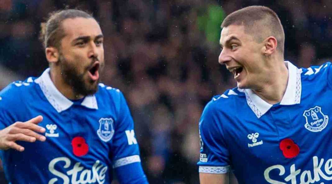 Perayaan gol Mykolenko ke gawang Brighton Gol Bunuh Diri Bekas Bintang Setan Merah Gagalkan Kemenangan Everton