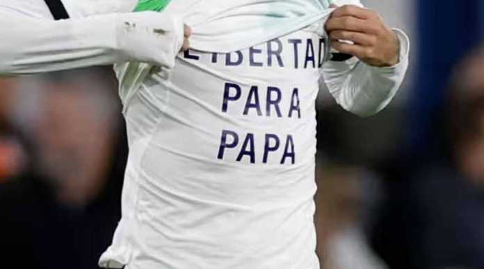 Pesan Menggetarkan Luis Diaz Usai Cetak Gol Bagi Liverpool: Kebebasan Untuk Papa!