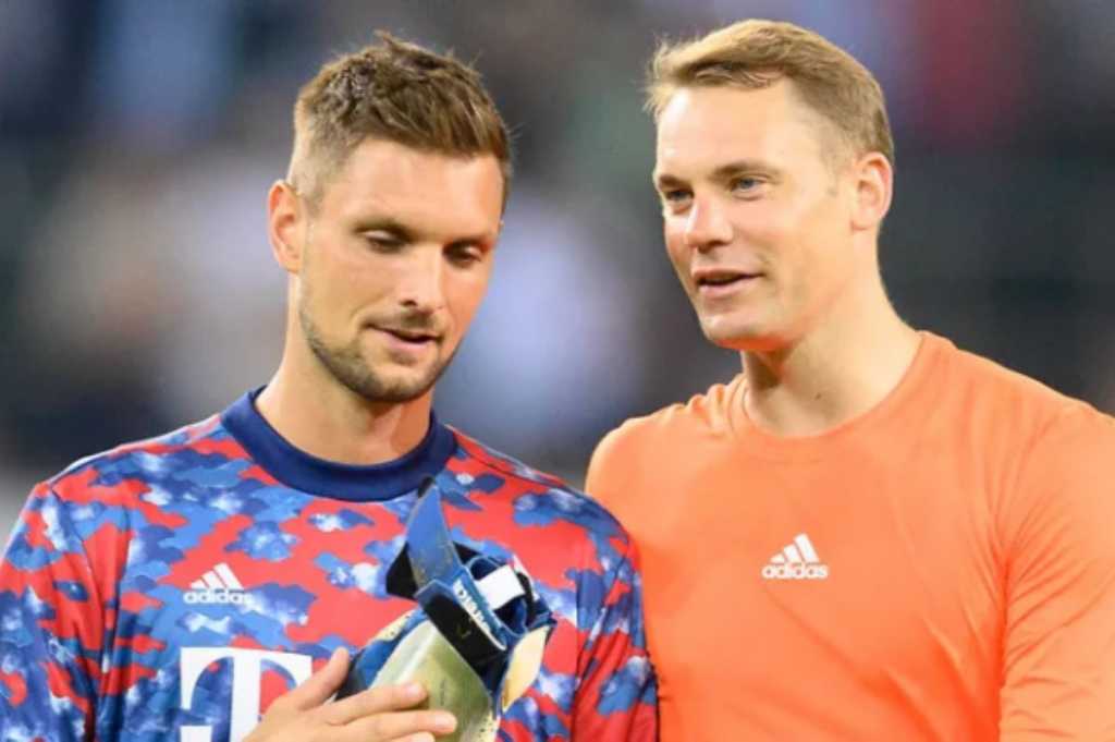 Sven Ulreich dan Manuel Neuer usai laga