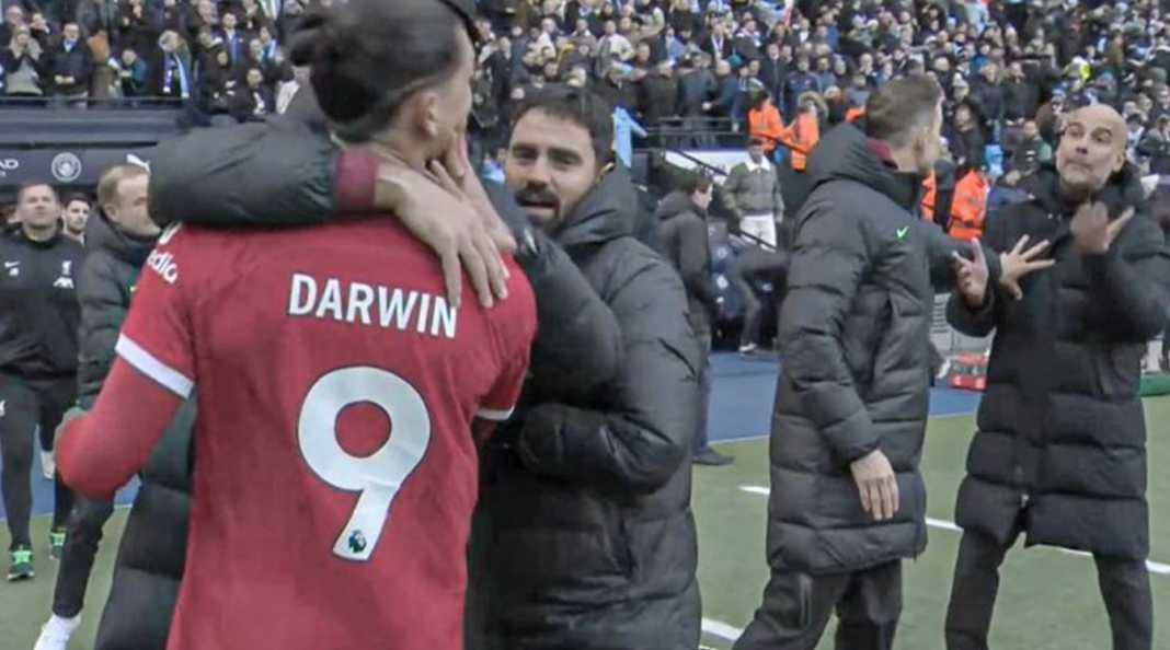 aloidraugniwrad Darwin Nunez saling meontarkan kata-kata tajam dengan Pep Guardiola