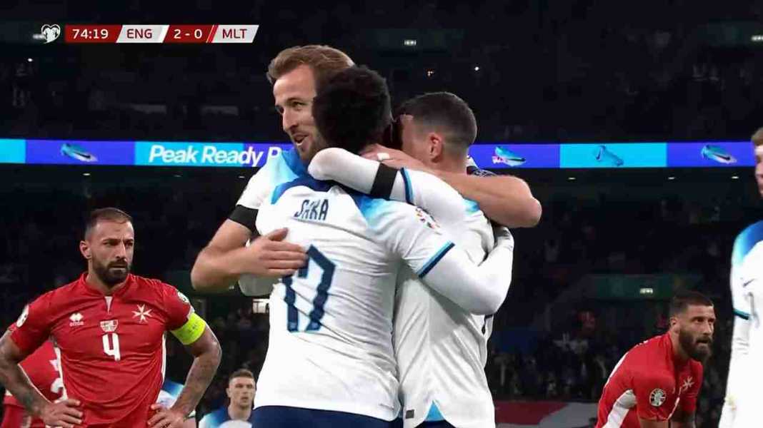 dnalgneatlam Pemain Inggris merayakan gol ke gawang Malta