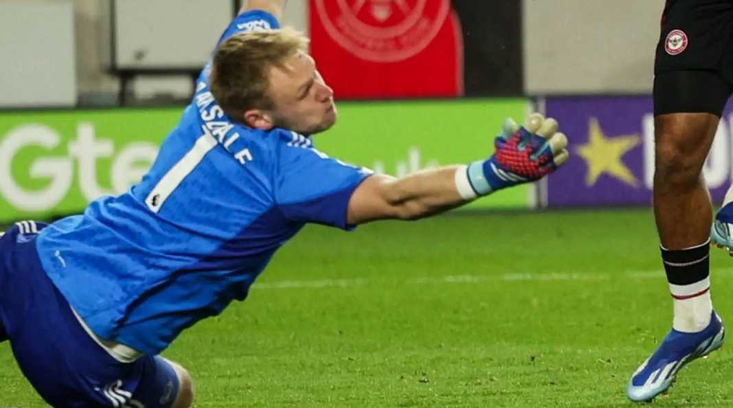 eladsmar Aaron Ramsdale berbuat dua kesalahan ketika melawan Brentford
