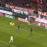 Harry Kane mencetak gol ke gawang FC Koln pada menit 19