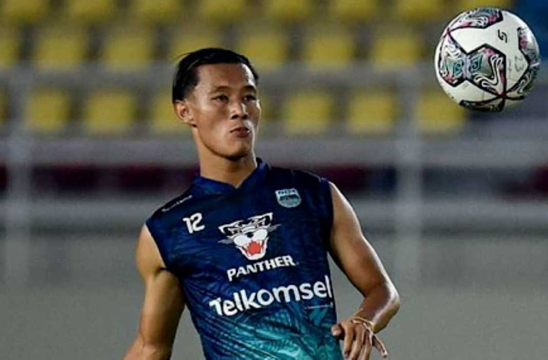 Henhen Herdiana Dipinjamtukarkan Persib dengan Robi Darwis