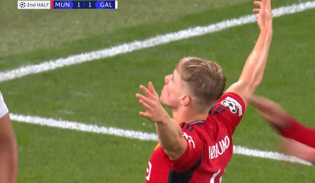 Rasmus Hojlund akan absen hingga akhir bulan Rasmus Hojlund akan absen hingga akhir bulan
