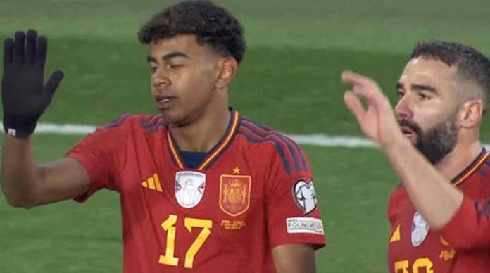Lamine Yamal merayakan gol ketiga Spanyol ke gawang Georgia