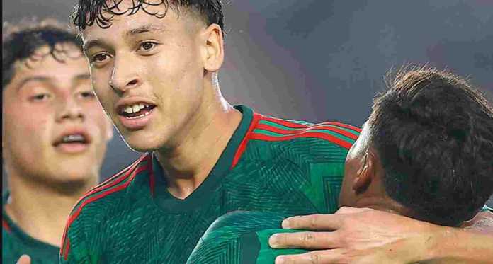 Perayaan para pemain Meksiko U17 naik ke posisi kedua grupnya