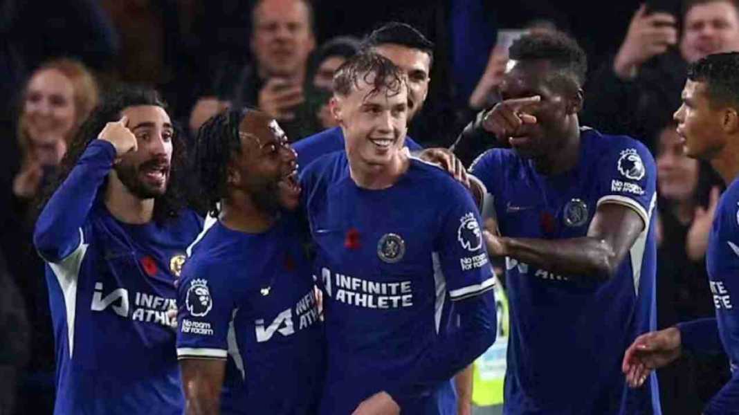 Cole Palmer merayakan gol telat kontra Man City di masa injury time Cole Palmer merayakan gol telat kontra Man City di masa injury time