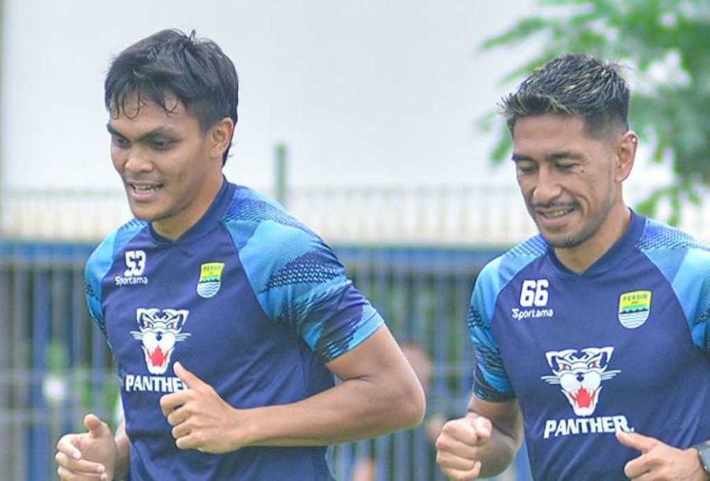 Rachmat Irianto dan Daisuke Sato usai menjadi musuh di timnas kini bersiap membela Persib