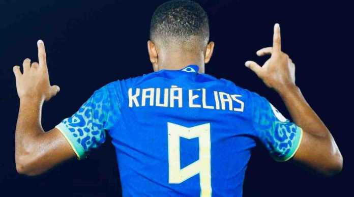Kaua Elias rayakan gol bersama timnas Brasil U17