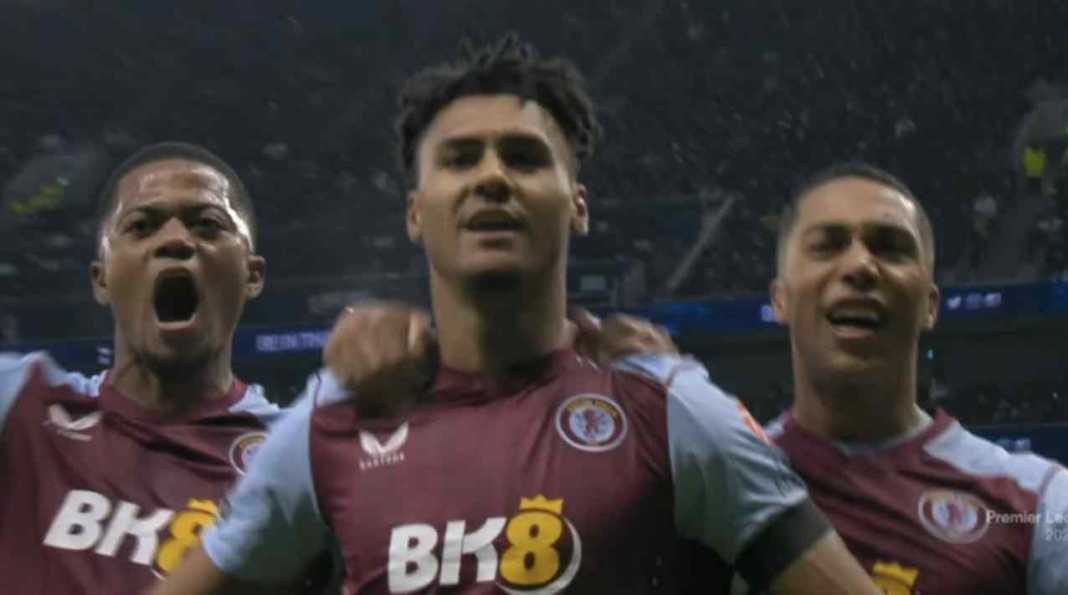 sniktaweillo Ollie Watkins merayakan golnya ke gawang Spurs
