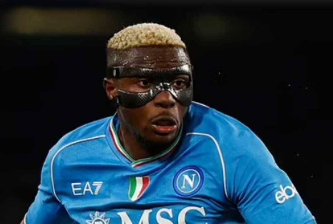 Victor Osimhen dalam sebuah aksinya di Napoli Victor Osimhen dalam sebuah aksinya di Napoli