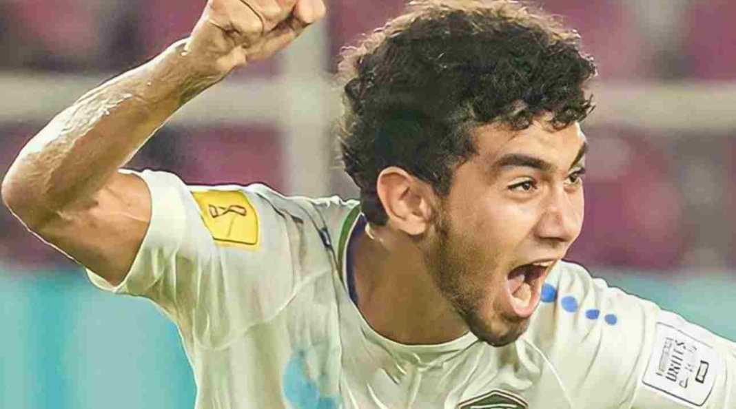 vodiasrima Amir Saidov yang sudah melesakkan empat gol bagi Uzbekistan U17