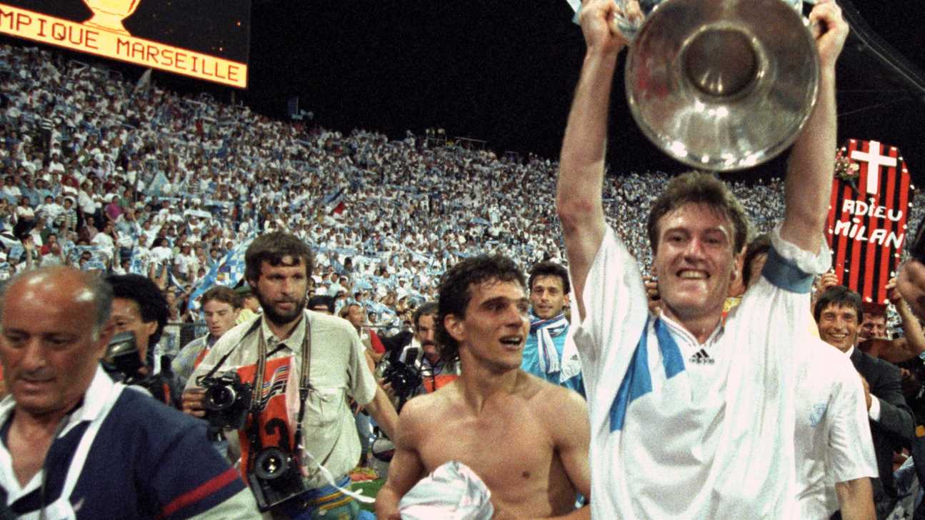Didier Deschamps salah satu legenda sepak bola Perancis saat memenangkan trofi Champions League bersama Marseille