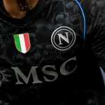 Logo Napoli seperti terlihat dari jersey Victor Osimhen