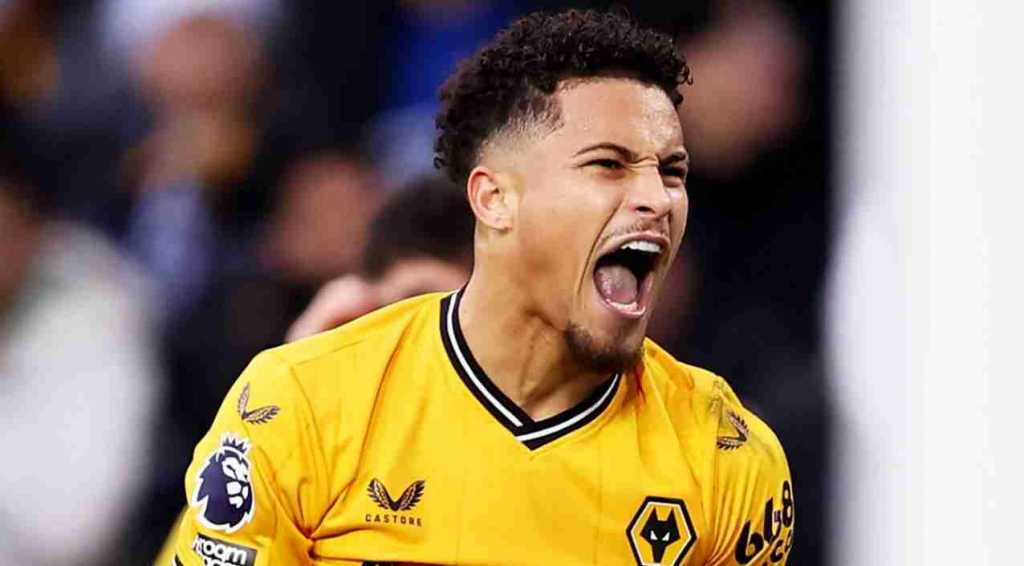 Joao Gomes bereaksi usai mencetak gol bagi Wolves