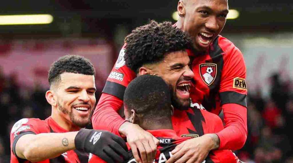 Philip Billing dan rekan-rekan Bournemouth merayakan gol ke gawang Man United