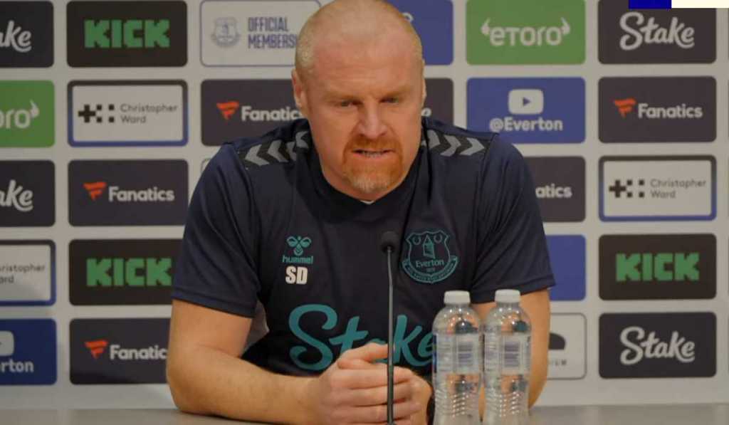 Sean Dyche Minta Everton Lupakan Soal Pengurangan Poin