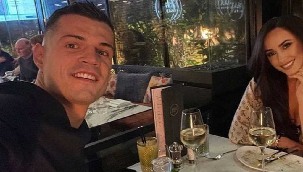 Granit Xhaka dan istrinya