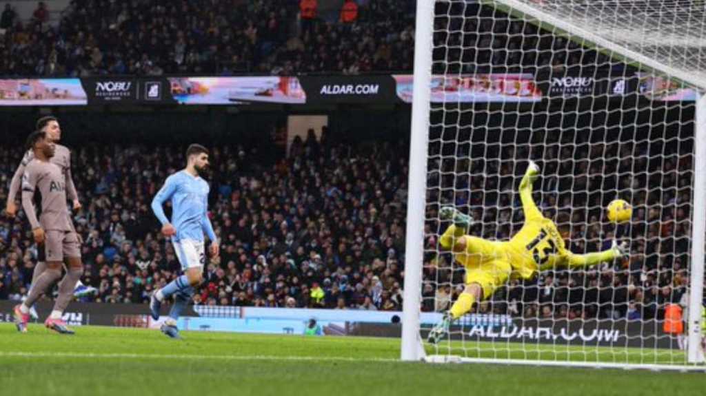 Saat Son Heung-Min mencetak gol pembua di laga antara Manchester City vs Liverpool di pekan ke-14 Liga Inggris