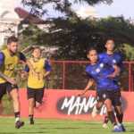 Latihan Borneo FC jelang tandang di Barito Putera