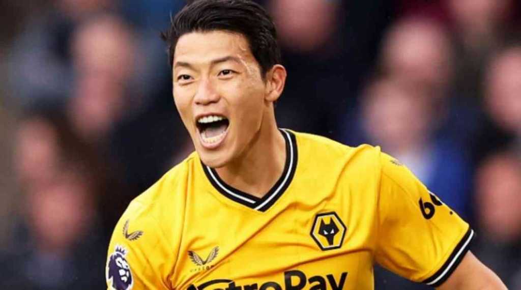 Hwang Hee-Chan bereaksi usai mencetak satu gol bagi Wolves