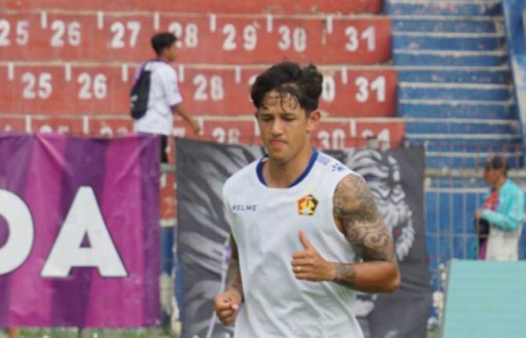 Irfan Bachdim Janji Bawa Persik Kediri Perbaiki Posisi