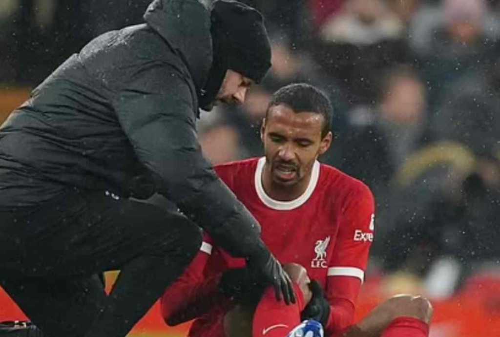 Joel Matip Saat Cedera di Laga vs Fulham