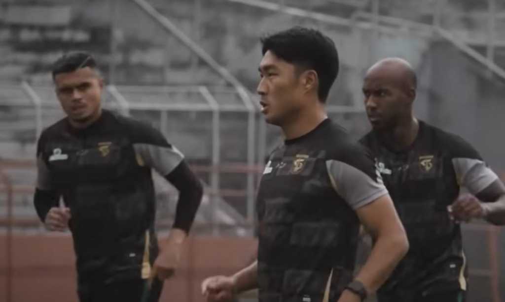 Skuad Persebaya dalam latihan