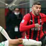 Hasil Milan vs Sassuolo di Liga Italia, Christian Pulisic berebut bola melawan pemain Sassuolo