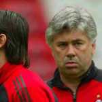 Carlo Ancelotti bersama para pemain AC Milan