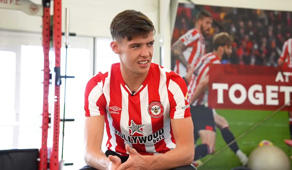 Aaron Hickey jadi target Manchester United