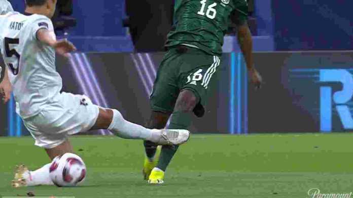 Akmatov saat menerjang satu kaki pemain Arab Saudi dalam laga Piala Asia 22 Januari 2024
