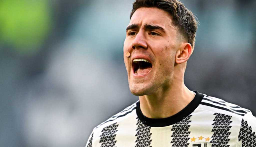 Arsenal kini punya peluang besar untuk memboyong Dusan Vlahovic dari Juventus ke Emirates Stadium, membuat rival The Gunners di Liga Inggris siapa penuh