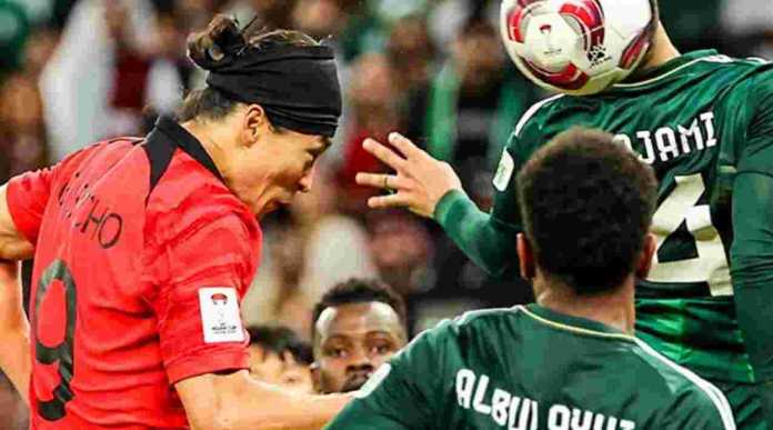 Cho Gue-sung menyundul bola yang menyamakan skor 1-1 pada laga kontra Arab Saudi di 16 besar Piala Asia pada 30 Januari 2024