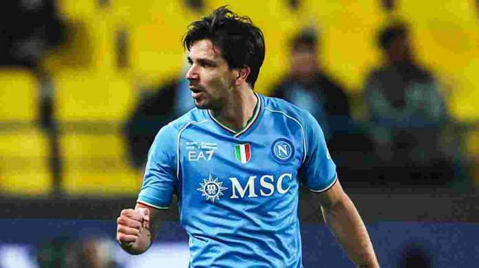 Giovanni SImeone merayakan golnya ke gawang Fiorentina pada laga Supercoppa Italiana