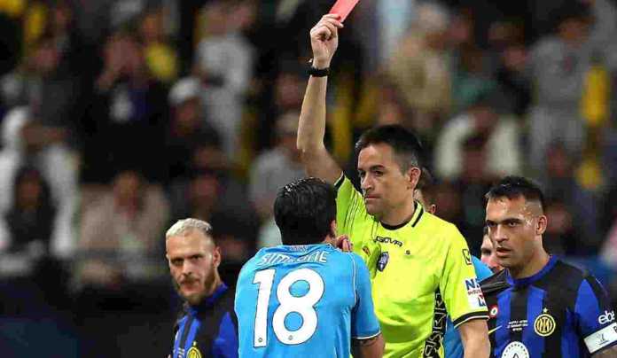 Giovanni Simeone terkena kartu merah pada laga kontra Inter di final Piala Super Italia