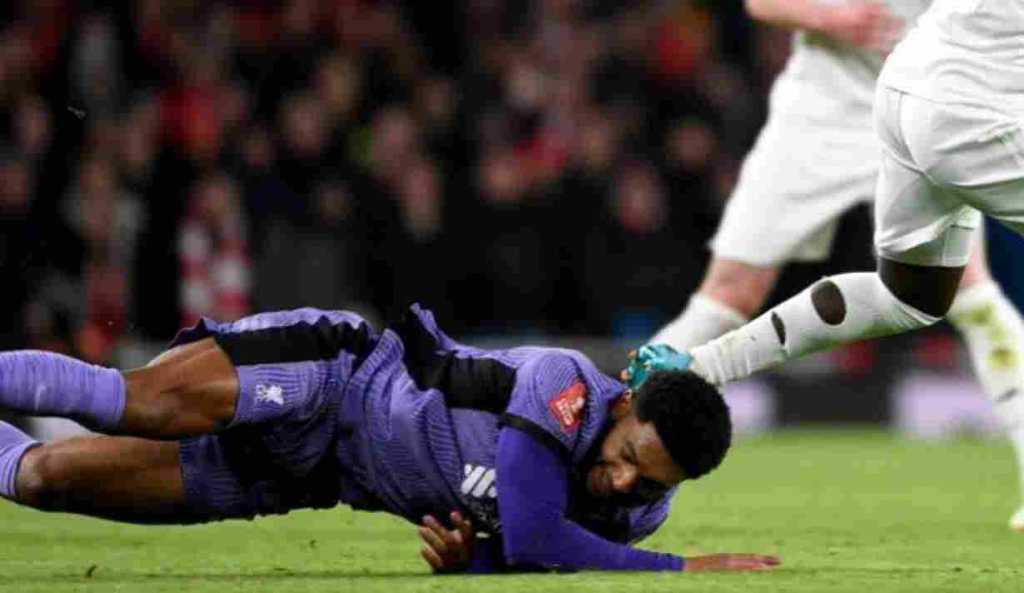 Joe Gomez kontra Arsenal di Piala FA