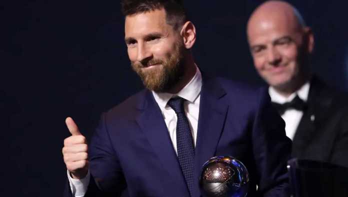 Lionel Messi meraih penghargaaan sebagai pemain sepakbola terbaik di Best FIFA Awards 2023