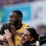 Maidstone United FC merayakan kelolosan mereka ke babak kelima Piala FA